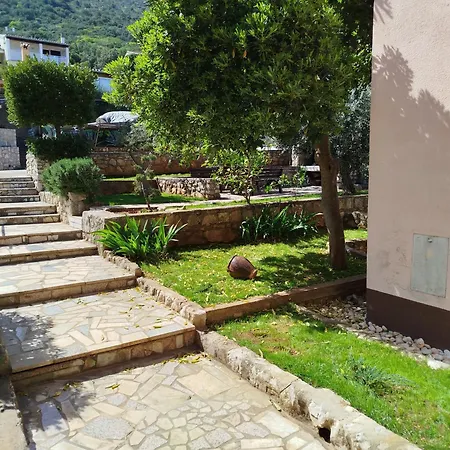 Hribar 2 Apartment Ravni